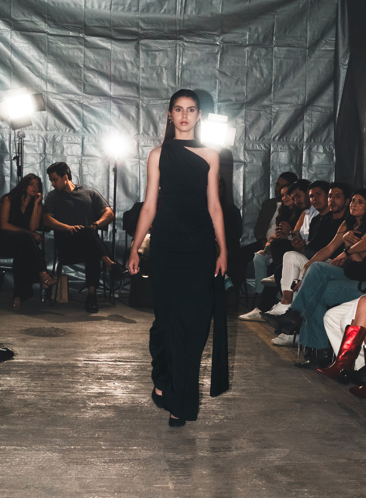 ONE SHOULDER DRESS