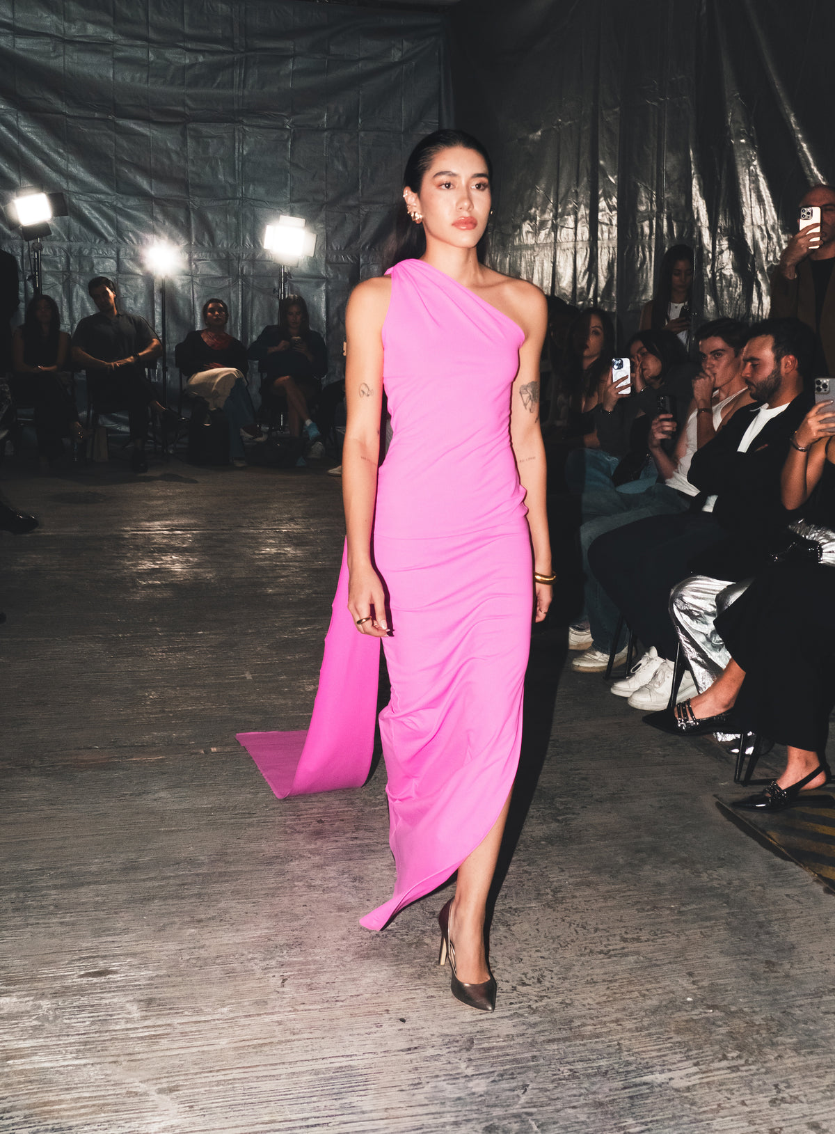 ONE SHOULDER DRESS